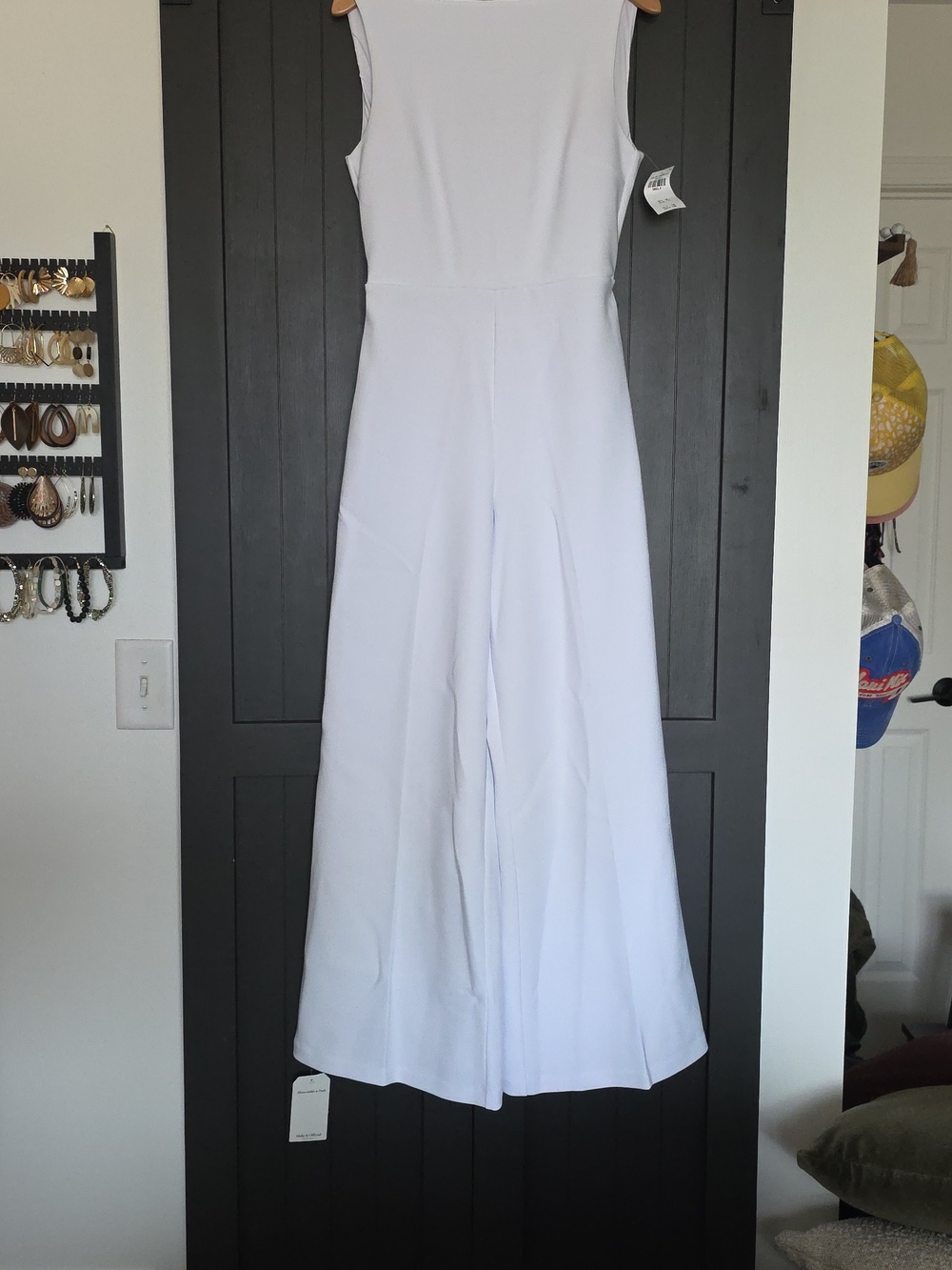 Abercrombie & Fitch Slash Clasp-Back White Jumpsuit - Picture 4 of 7